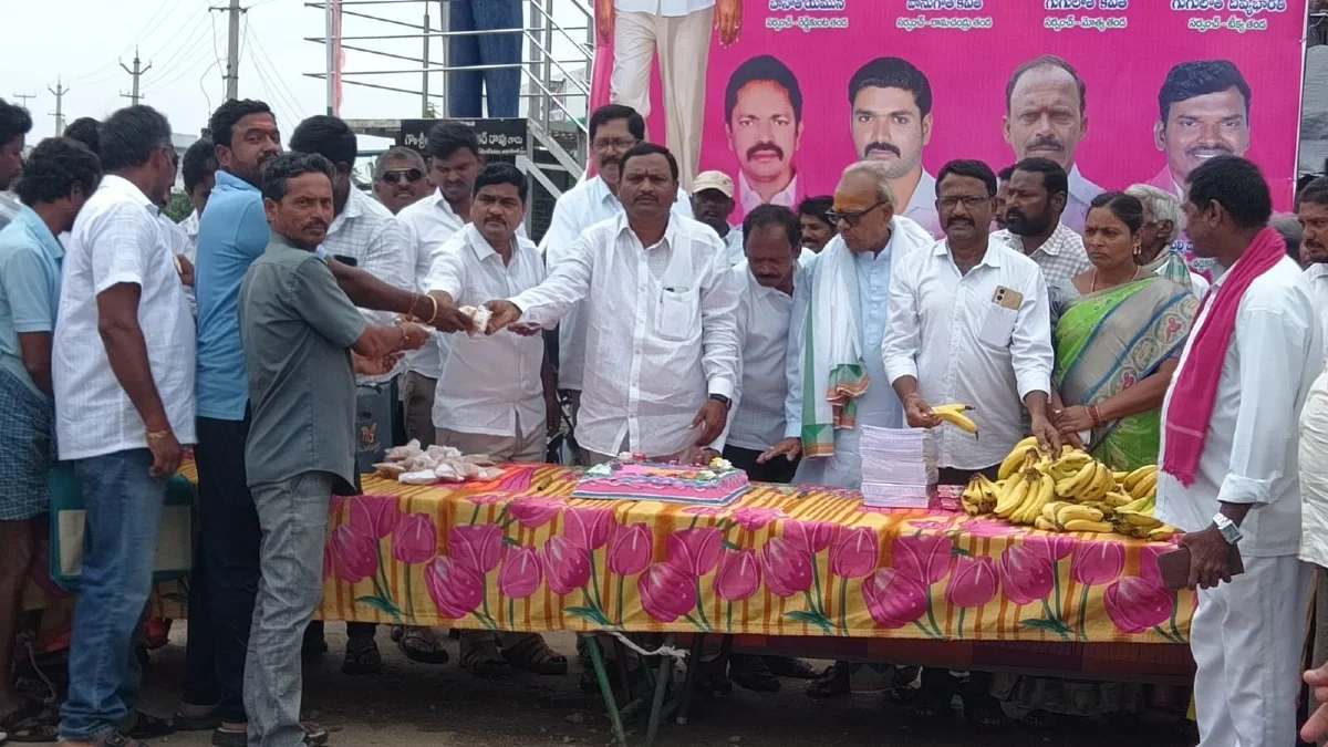 పెద్దవంగరలో ఎర్రబెల్లి దయన్న బర్త్డే వేడుకలు